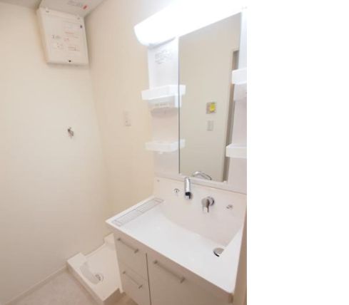 洗面設備　独立洗面化粧台が付いています