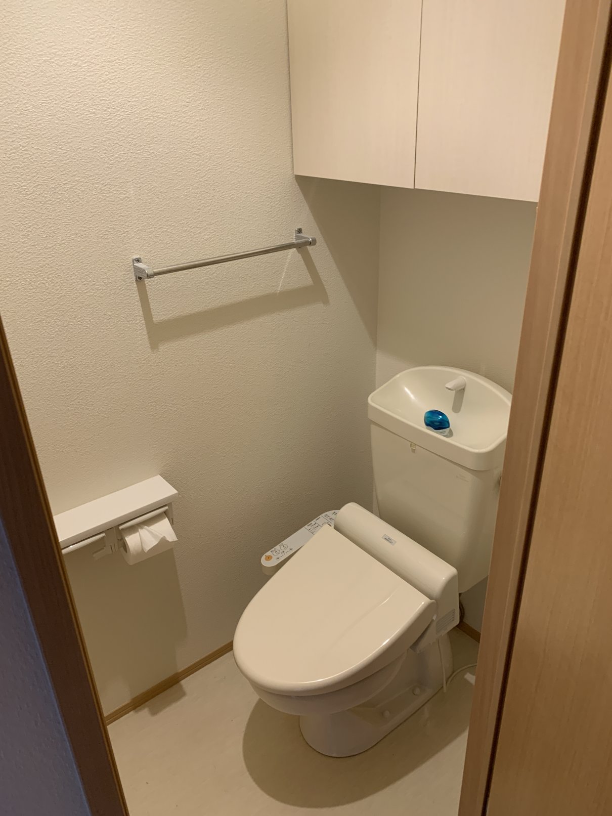 トイレ　温水洗浄便座付トイレ