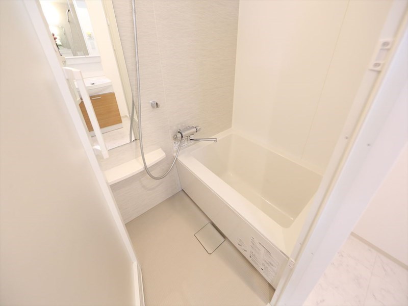 バス・シャワールーム　バスルーム　浴室暖房乾燥機付き