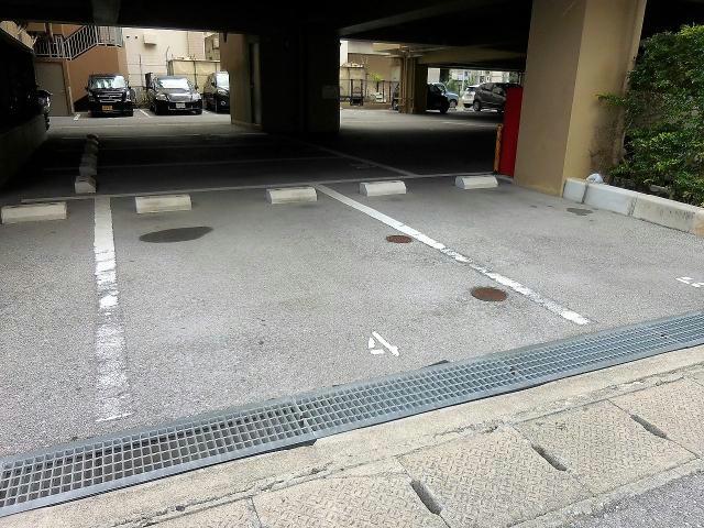 駐車場　駐車場