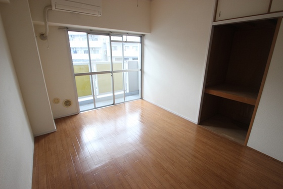 居室・リビング　※別部屋の写真です