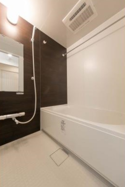 バス・シャワールーム　写真は同タイプ住居です。