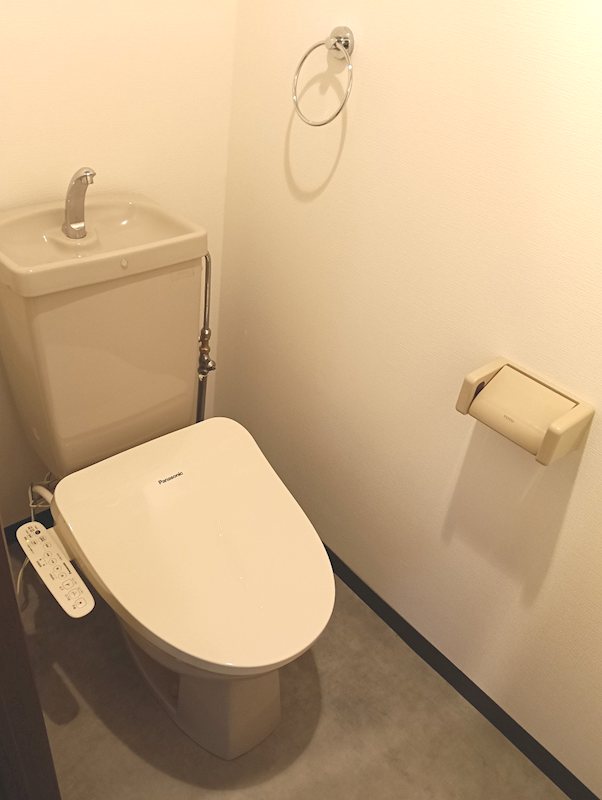 トイレ　温水洗浄便座新規！