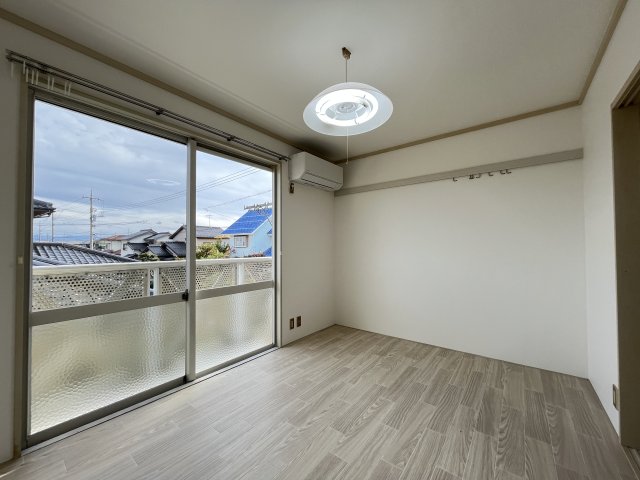 居室・リビング　201号室　イメージ