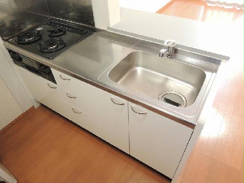 キッチン　ガスコンロ３口のカウンターキッチン