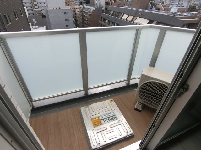 バルコニー　他のお部屋の参考写真となります。