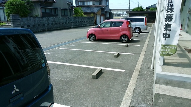 駐車場　駐車場
