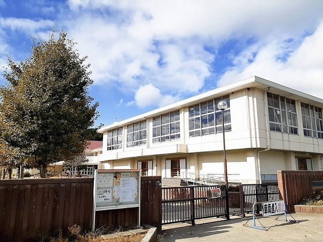 小学校　石巻市立鹿妻小学校（小学校）まで800m