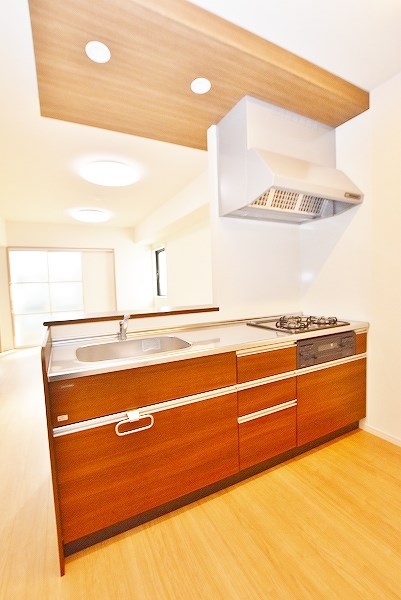 キッチン　★システムキッチングリル付き/３口コンロ★