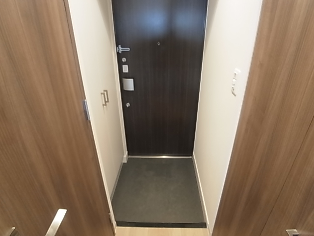 玄関　同社使用