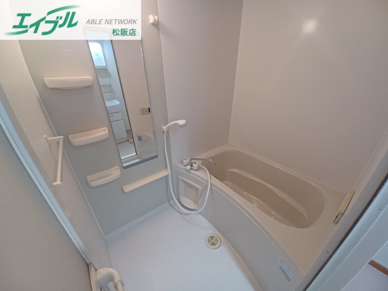 バス・シャワールーム　同型反転タイプのお写真です。