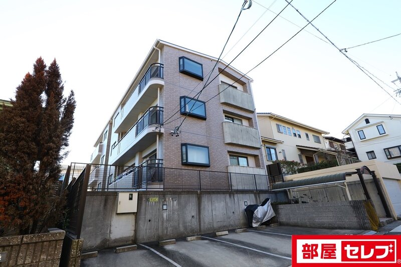 建物外観　ＲＣ造３階建です。