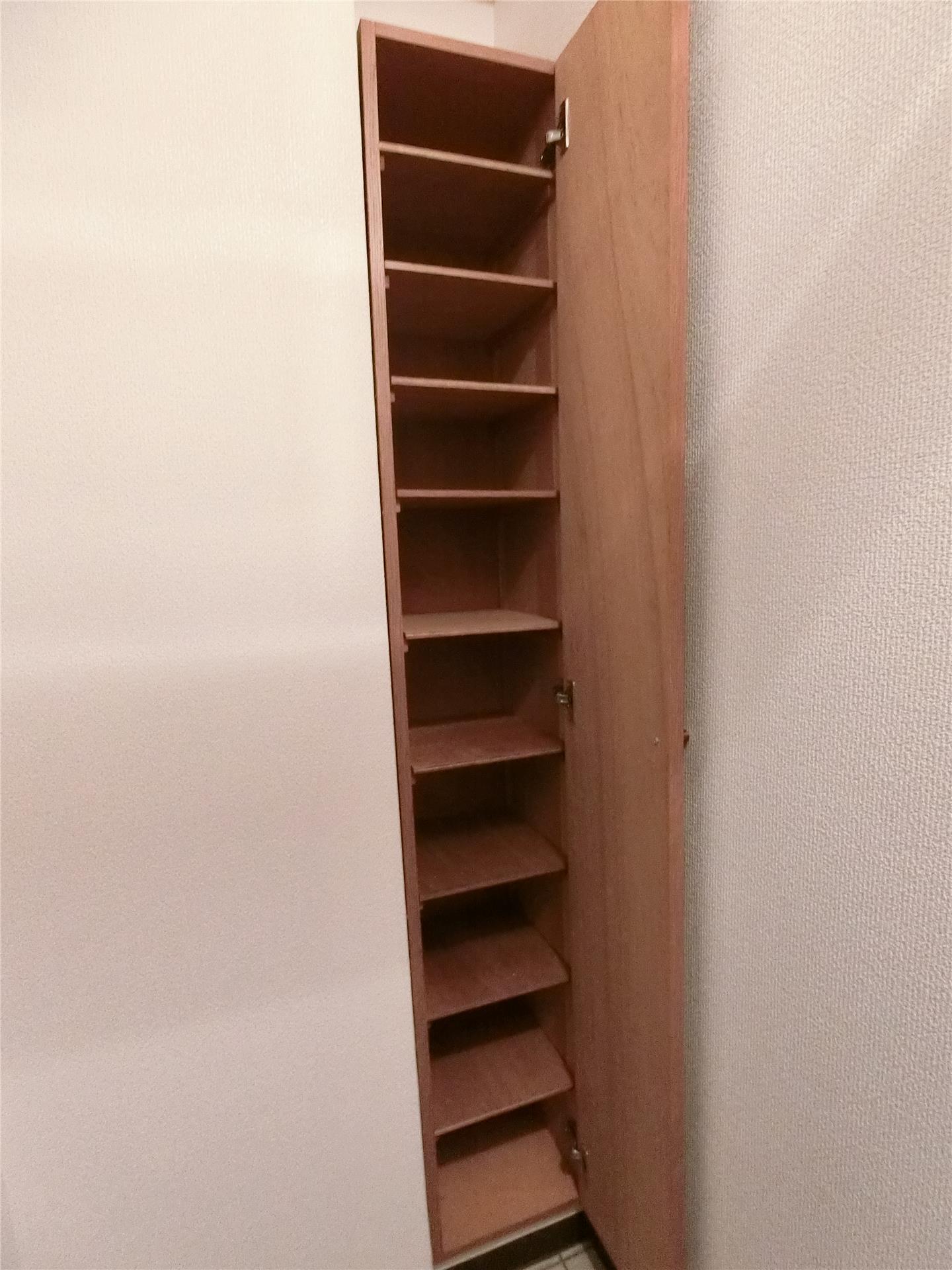 玄関　シューズボックス付きの玄関です♪