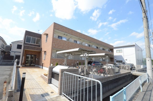 建物外観　安心のオートロック付き☆