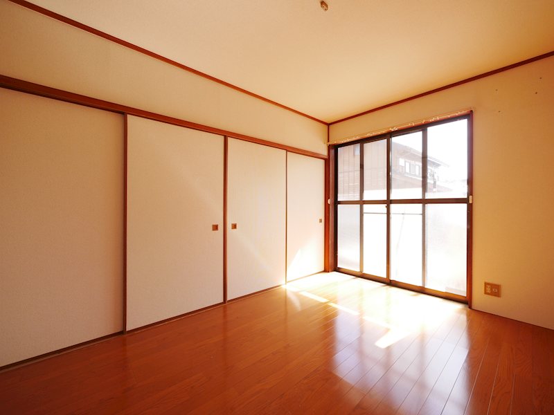 居室・リビング　西側洋室６帖