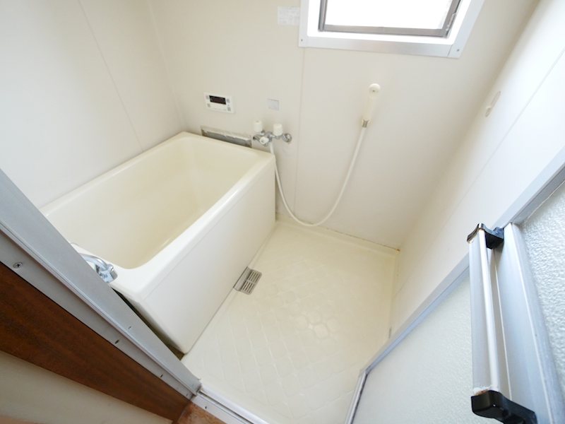 バス・シャワールーム　シャワー・追い焚き給湯