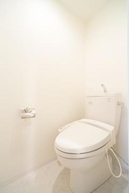 トイレ　※写真は同タイプ住戸です。