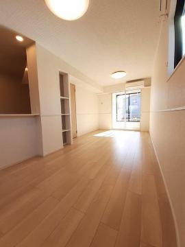 居室・リビング　室内