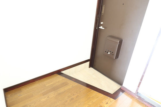 玄関　※別部屋の写真です