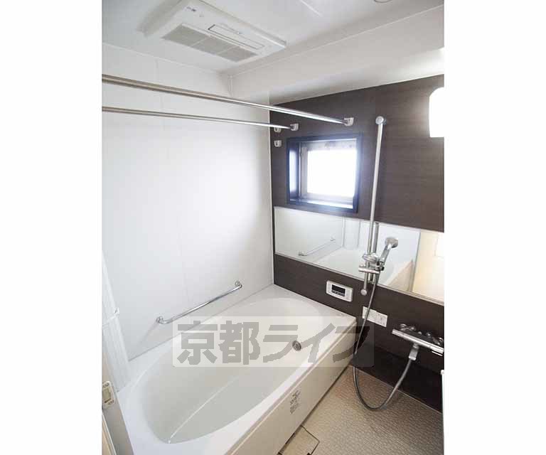 バス・シャワールーム　浴室乾燥機付き！