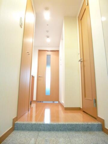 玄関　※同タイプ参考写真