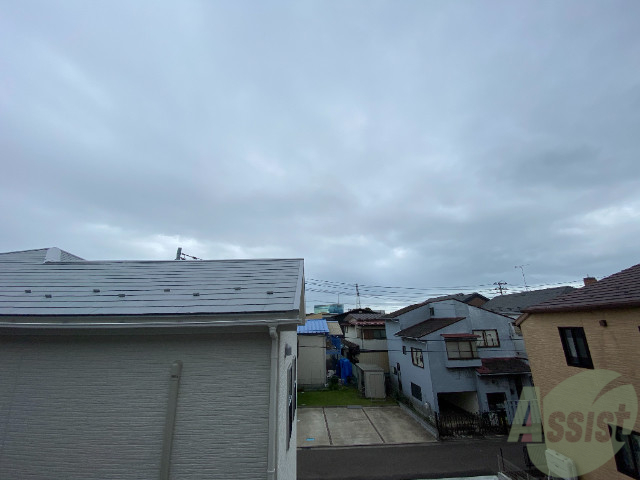 バルコニー　大きな建物もないので開放感がありますね。