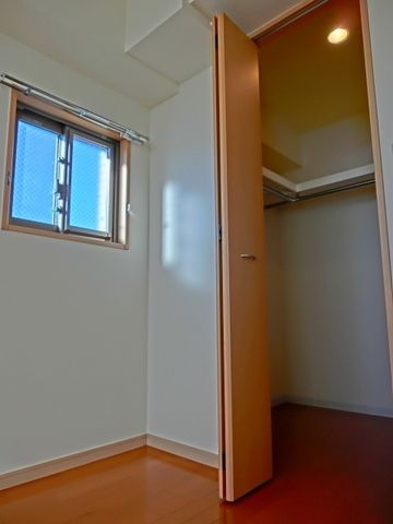 収納　ウォークインクローゼット