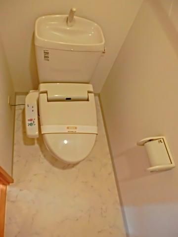 トイレ　ウォシュレット付き