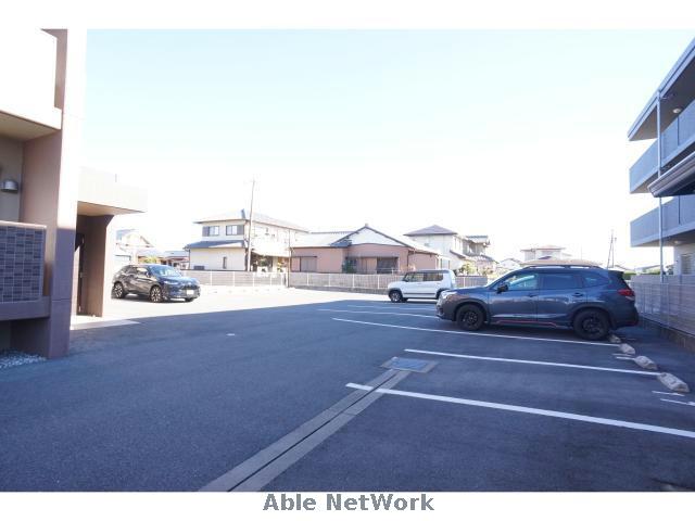 駐車場　駐車場