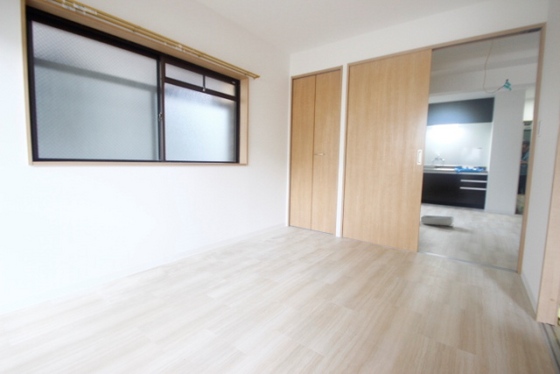 居室・リビング　※別号室の写真です。