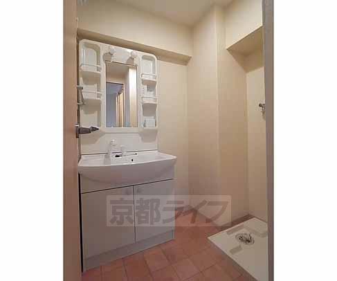 洗面設備　脱衣スペースあり