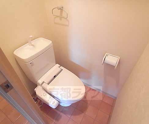 トイレ　ウォシュレット付です