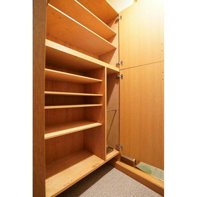 その他設備　靴入