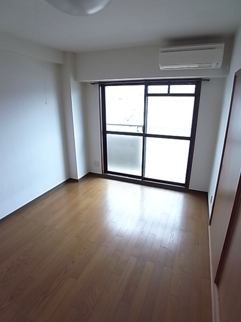 居室・リビング　南向きで日当たり良好です