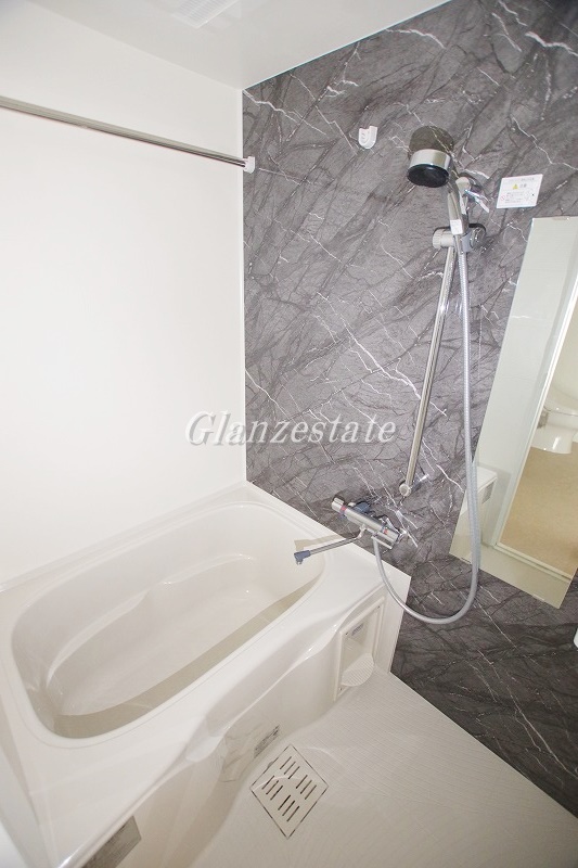 バス・シャワールーム　ゆったり過ごせるお風呂です