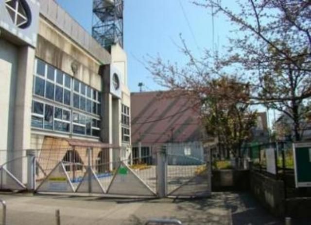 小学校　杉並区立杉並第四小学校（小学校）まで972m