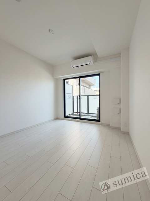 バルコニー　ワンちゃん猫ちゃんも嬉しい明るいお部屋です