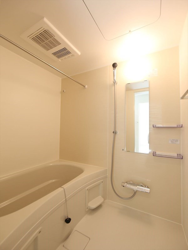 バス・シャワールーム　浴室暖房乾燥機付　追い焚き付お風呂