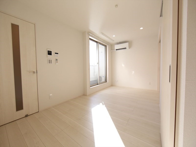 居室・リビング　ＬＤＫ9.8帖　洋室3.1帖　エアコン完備