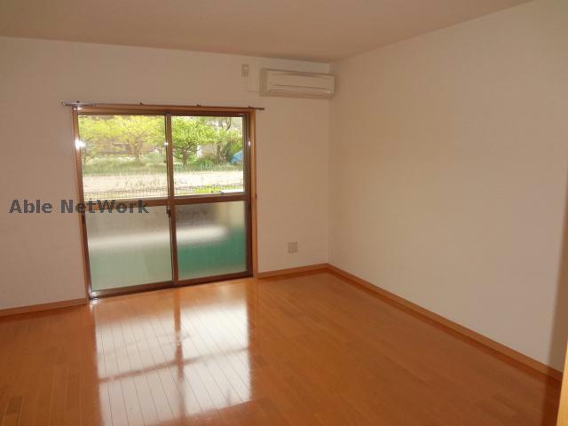 居室・リビング　同型モデル