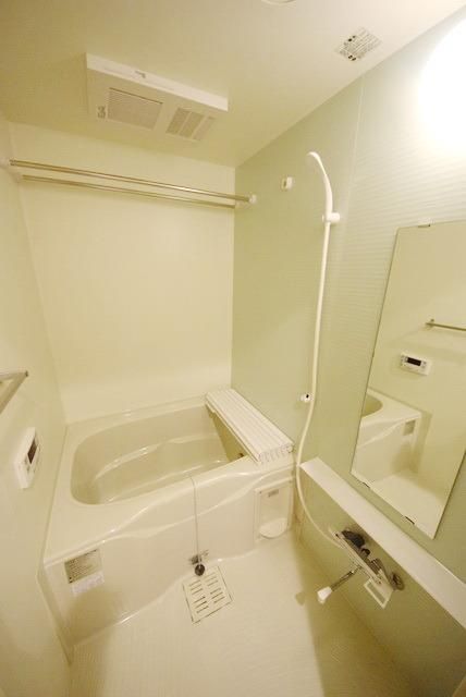 バス・シャワールーム　追焚機能付きバス