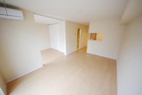 居室・リビング　人気のカウンターキッチンのお部屋