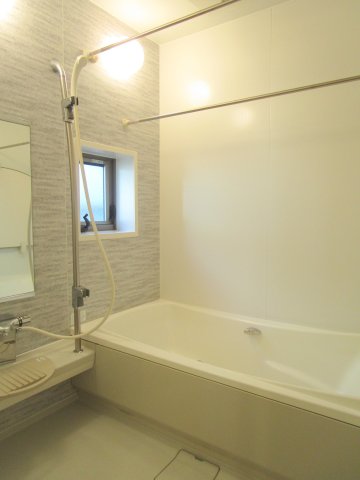 バス・シャワールーム　★追焚機能付き広々バスルーム★