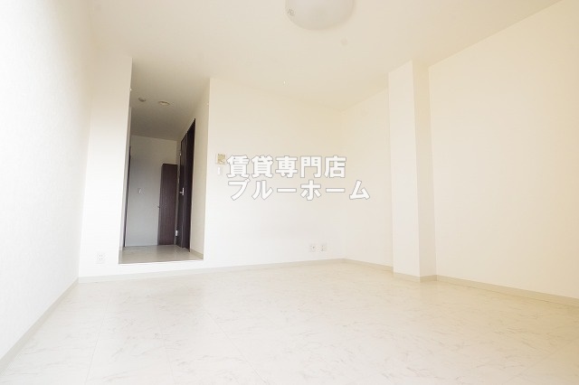 居室・リビング　7.5帖の広い洋室です！