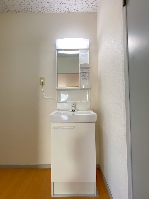 洗面設備　※別のお部屋の写真です。
