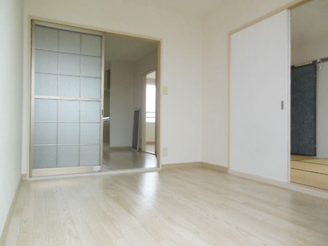 居室・リビング　★4.5帖の明るい洋室です★