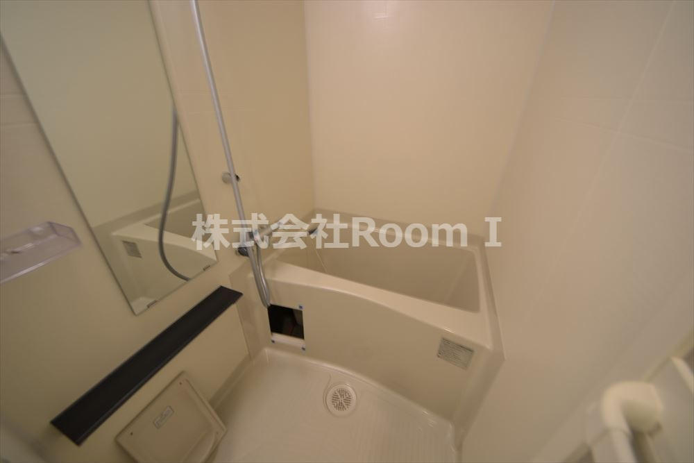 バス・シャワールーム　コンパクトで使いやすいお風呂です