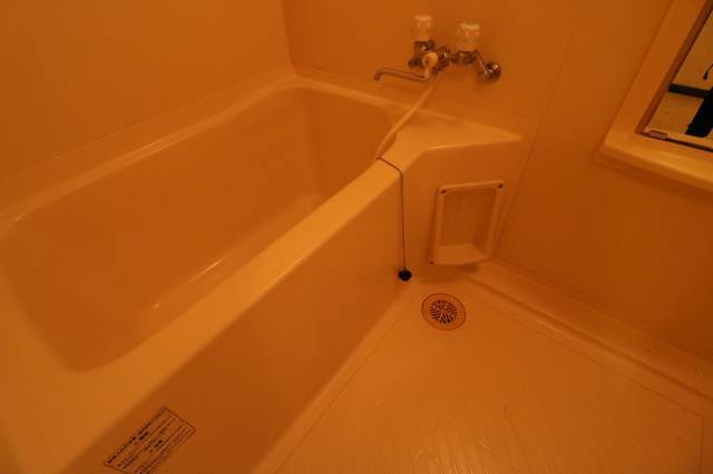 バス・シャワールーム　ひろびろとした浴槽のお風呂♪