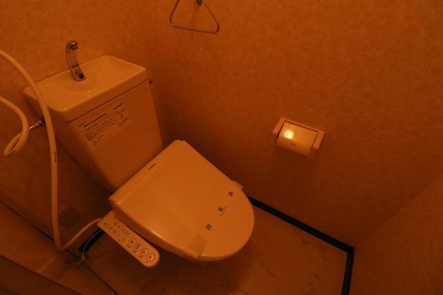トイレ　ウォシュレット付き♪
