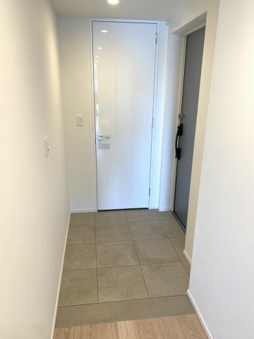 玄関　収納もある玄関です